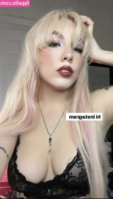 Chrissy Chlapecka [ chrissy-chlapecka ] - Dry me off daddy?? 💦😈