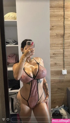 isyourgirlangie [ isyourgirlangie-2 ] - Wiggle .. wiggle  Jiggle.. jiggle  The thicc bod 👀😜