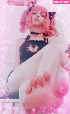Suminoze - Play time! I love my new toys y'all 😍🤤💦