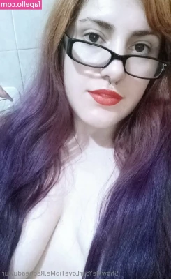 redheaduwur - What can I do to get some of your love potion? 🧪💗 😉
