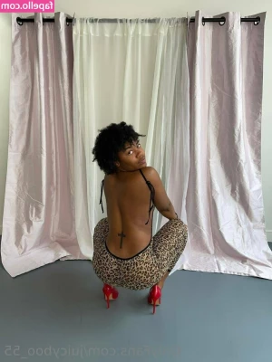 juicyboo_55 [ juicyboo-55 ] - Wanna get behind me? 🙊