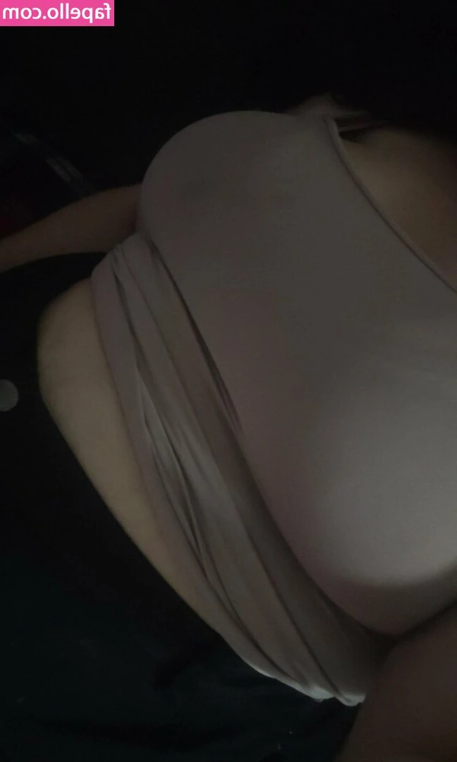 vampirinha666_ [ vampirinha666 ] - i'm so fucking hard rn... someone slide in my DM's are tell me what
