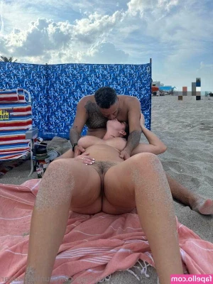 Mrs. & Mr. Sunburn Sugar [ mrs-mr-sunburn-sugar ] - Trying to upload a cuck scene but it's not cooperating. Will try