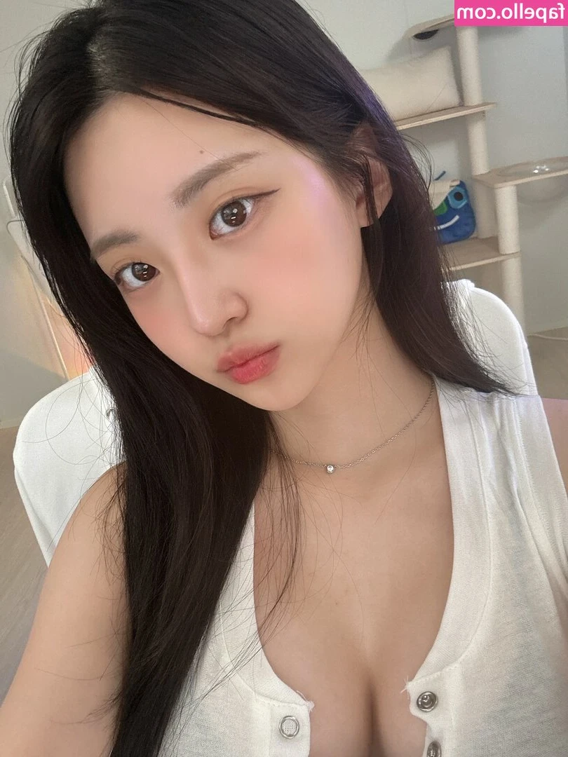 u_jjung007 [ u-jjung007 ] - Your emo babe 🖤😜  Tip any amount to this post to unlock some