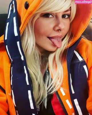 Sage Lovestone [ sage-lovestone ] - Snapchat or sext tonight??? $25 20mins includes LIVE VIDEOS 😈💋