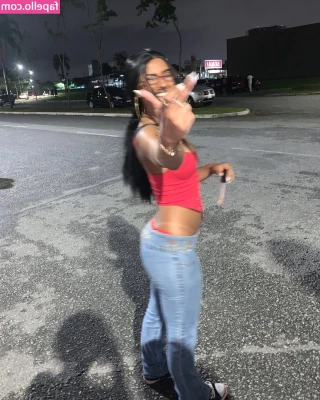 baddiejuu - Public Nudity theme! This looks like a good spot to drink and smoke