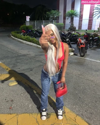 baddiejuu - BICKY FRAGOLINA 🍓💦 Hey maialino, ti piaccio con questo
