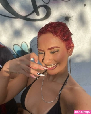 baddiejuu - Feed the girls love and affection and watch them grow~