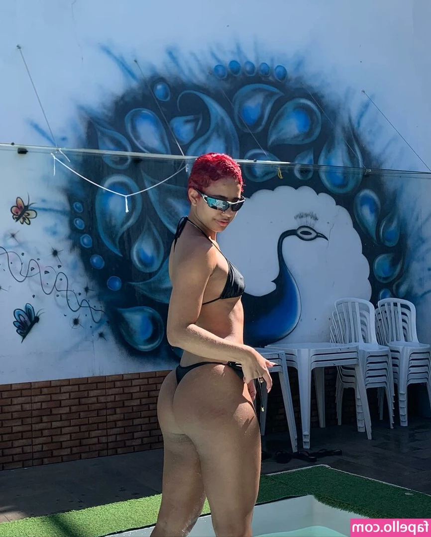 baddiejuu - Too hot to handle?👄🎀