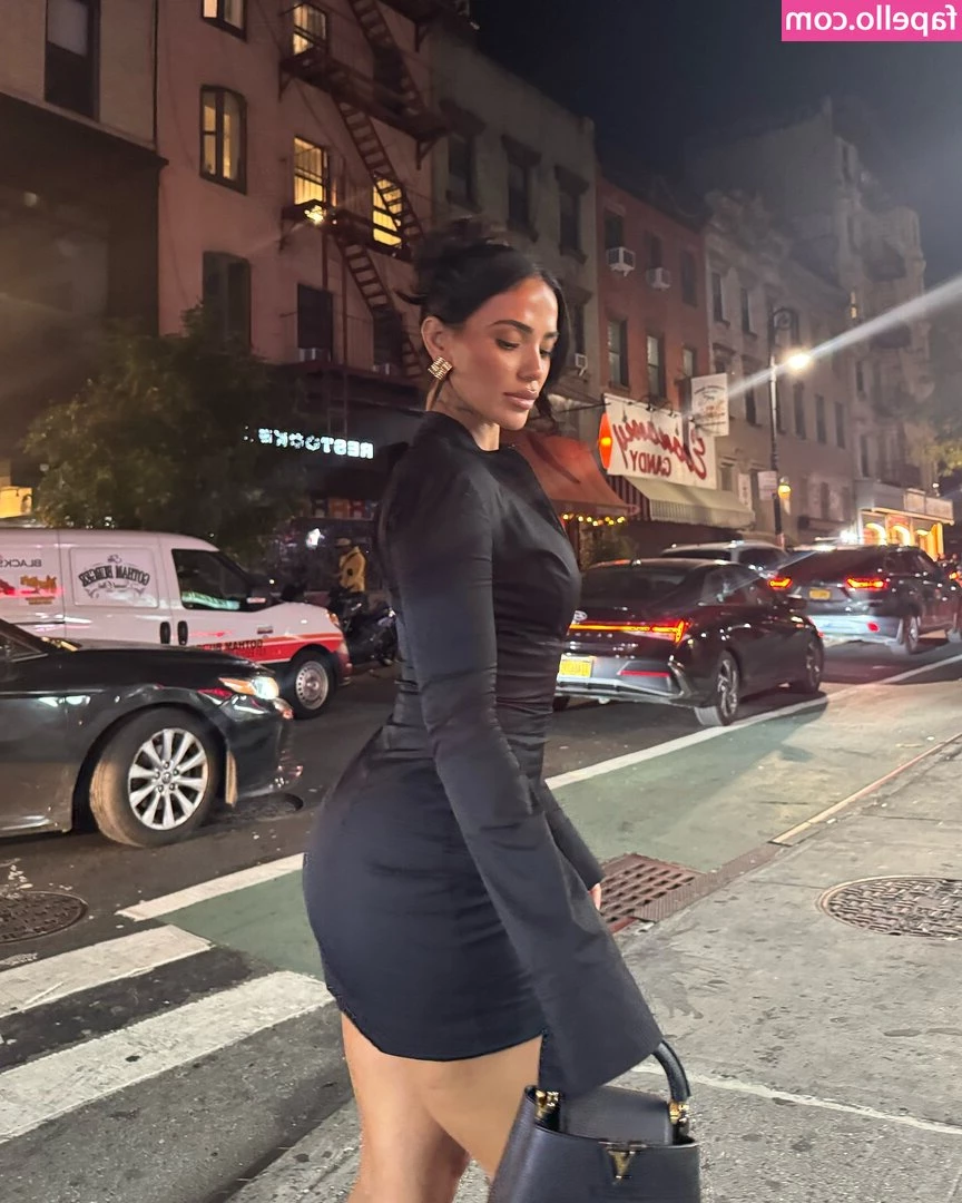 baddiejuu - Turn it up
