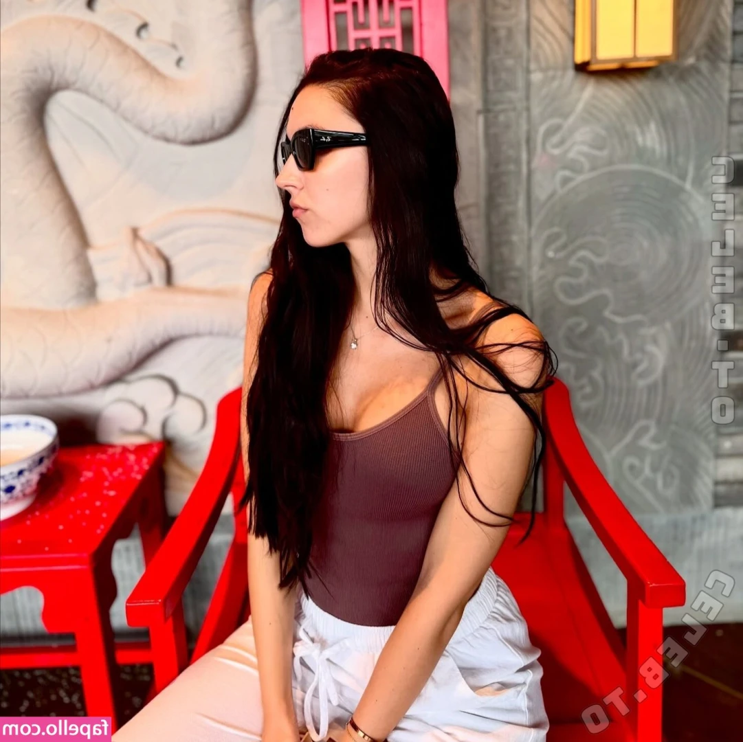bisscutereacts - Can I be your little bunny?😝