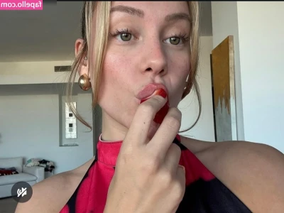 Ester Expósito [ ester-expsito ] - 👄 Bathtime lighting is the best 👄