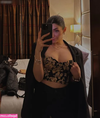 Asti Gevorgyan [ asti-gevorgyan ] - Beyoncé’s got a new song out so i’m channeling my queen vibes