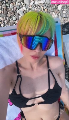 Marika Rossa [ marika-rossa ] - Watch me take these jeans off so you can see all of my ASS 🍑 check