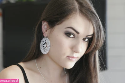 Sasha Grey [ sasha-grey ] - the start of a new year! with a new look... Oh, yeah.