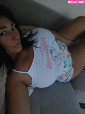 Natalija Cosovic [ natalija-cosovic-1 ] - If you pet me just right, I purr 🐈 I wish I a tail that matched my