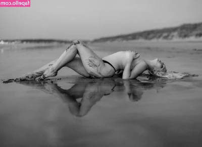 Amber Farndon [ amber-farndon ] - Relax ...👣