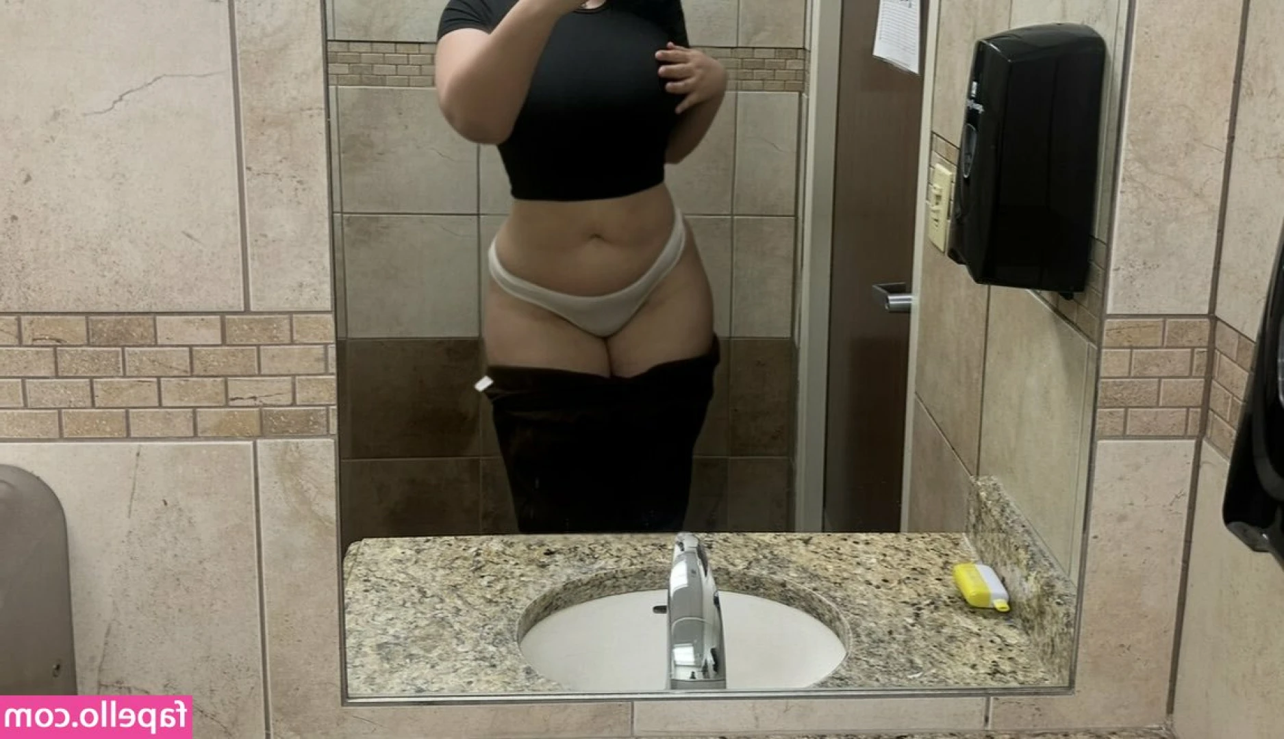lunrluvr - Goodnight babiesss🖤 Will I wake up spoiled tomorrow morning?