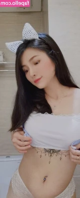 Chatimeh - Impromptu video! I am curious if my boobies getting so red in the