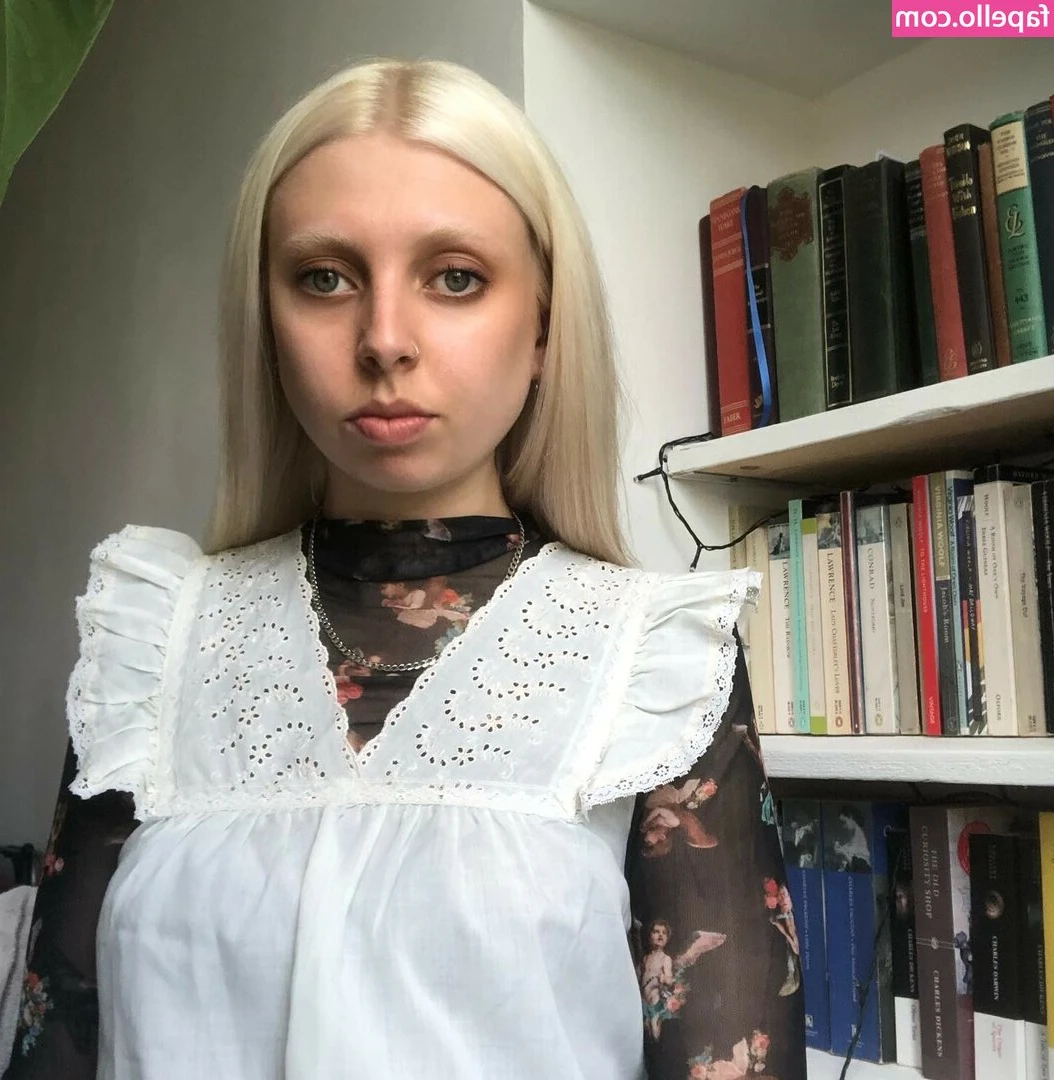 Georgia Davies [ georgia-davies ] - Top o’ the morning to ya! Let’s have a cheeky day