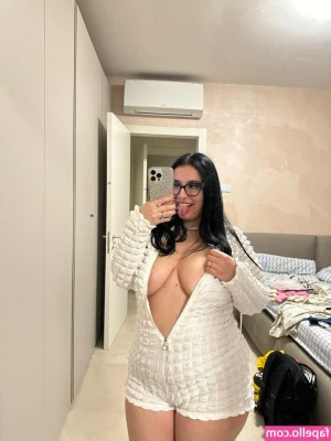 Lilxsofy - Goodmorning qts, how’s the view down there?😫💕