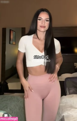 Sarah Theiler [ sarah-theiler ] - A special Monday treat for you today! A full minute free video with