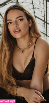 Sarah Theiler [ sarah-theiler ] - Your daily dose of me. 🫦🥰