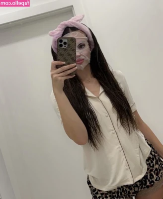 Sarah Theiler [ sarah-theiler ] - ONLINE and HORNY slide into my dms 💋