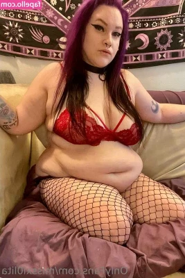 Miss Lola [ miss-lola ] - So suckable….