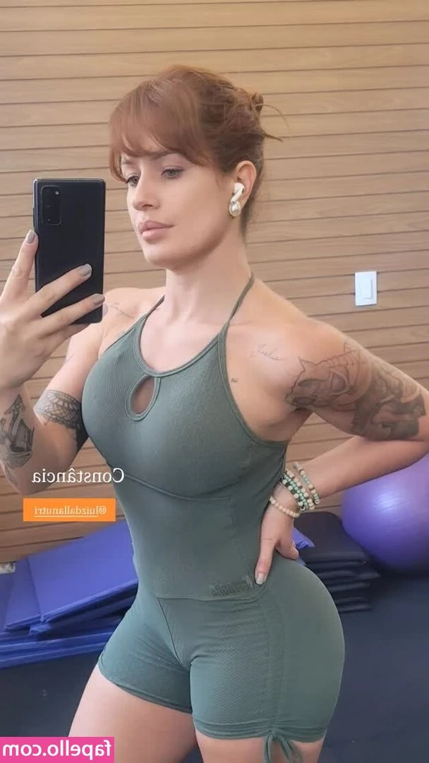 Priscila Mendes [ priscila-mendes ] - A͟n͟y͟o͟n͟e͟ h͟e͟r͟e͟ c͟a͟n͟ s͟u͟c͟k͟ m͟y͟