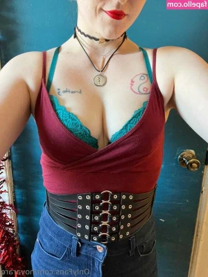 Novarae_Waifu [ novarae-waifu ] - A very intimate cream pie squirt. This is no frills me just being