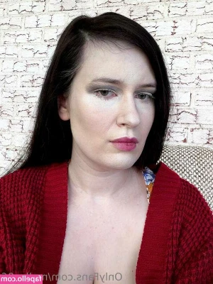 Classy Gothic Witch [ classy-gothic-witch ] - Come play in the dark with me!