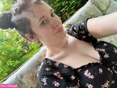 Classy Gothic Witch [ classy-gothic-witch ] - Getting in the Valentine’s Day mood, wanna join? 🥰 Scroll for