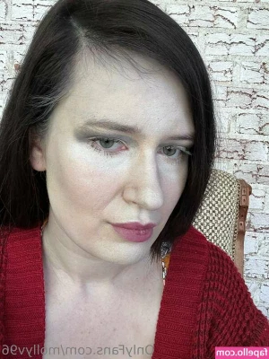 Classy Gothic Witch [ classy-gothic-witch ] - come take a bath with me:)