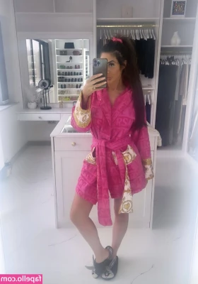 Chloe Ferry [ chloe-ferry ] - can’t wait to edit the video from today’s shoot!!! i’m a