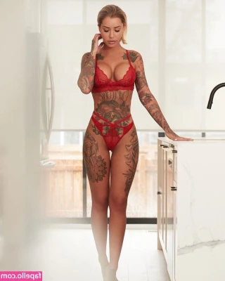 Laurence Bédard [ laurence-bdard ] - How about you let me dominate you?😈💦