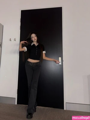 itzy.all.in.us [ itzy-all-in-us ] - Cats like bones too~ 🦴💖  (Everyone in this video is 18+ and has