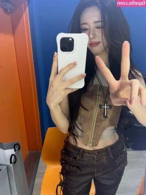 itzy.all.in.us [ itzy-all-in-us ] - Details of the intimate wardrobe 🤫