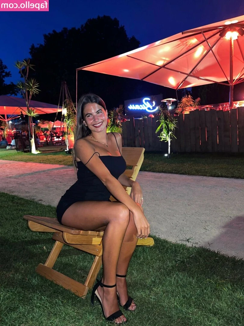 Debora Goncalves [ debora-goncalves ] - Oh hai Senpai ☺️