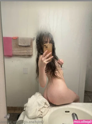 Bby_Julesss [ bby-julesss ] - New  "Futanari GFE" Coming to your inboxes soon! Description: Your