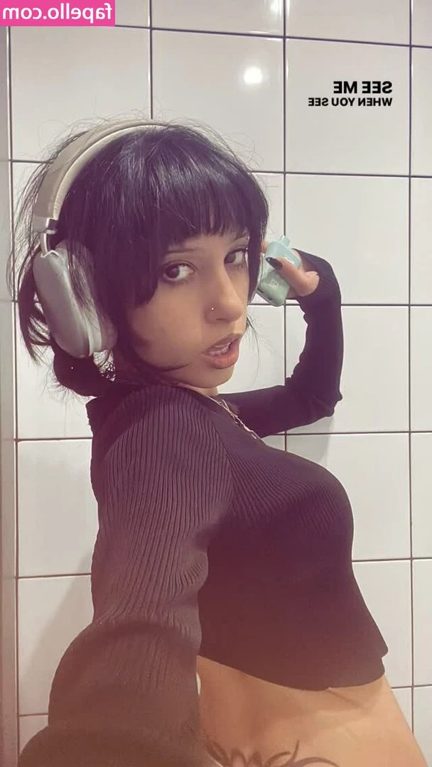 nayyoushaa-diiorcuts-g59nai - I’m about to shower… shall I upload the selfies I take?💦
