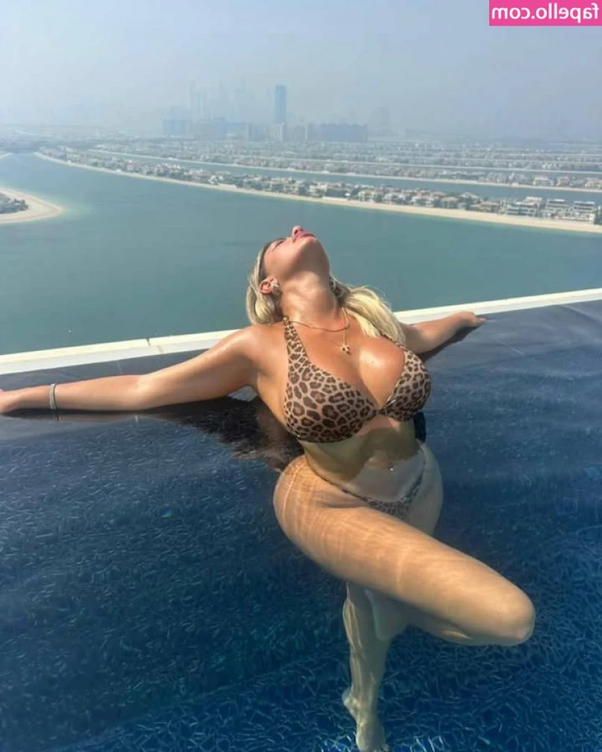 Alessia Allegretti [ alessia-allegretti ] - Naughty in the club toilets tip me 🥰