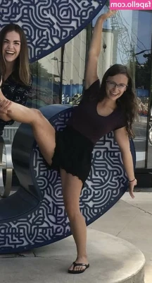 Jessica Dier [ jessica-dier ] - Shower beer on this magical hump day ❤️❤️❤️❤️