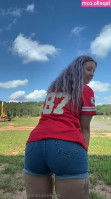 badblonde420 - Curves ahead