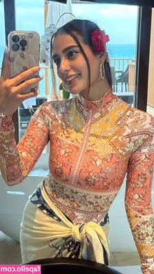 Iqra Aziz [ iqra-aziz ] - Too many clothes? 🤭😜