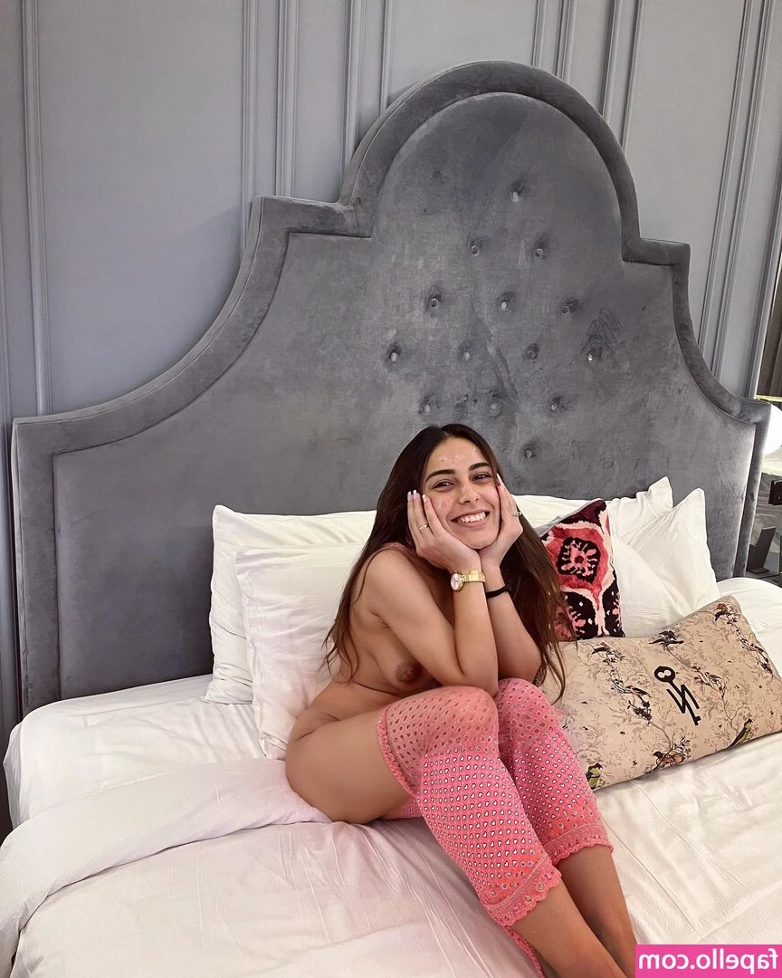 Iqra Aziz [ iqra-aziz ] - Peachy and Pale xxx