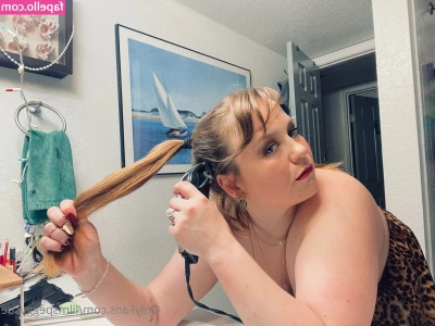 lilmspeggysue - shaved and chillin