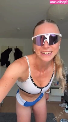 Svenja Sommer [ svenja-sommer ] - (225) Cum on Shoes: Foot Worship and Cumshot Over My Studded Mules  I