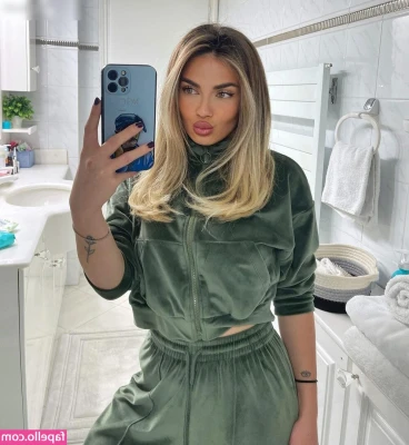 beatrix ramosaj [ beatrix-ramosaj ] - I want to be fucked in this so bad!😩