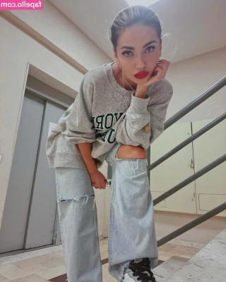 beatrix ramosaj [ beatrix-ramosaj ] - Come give me my birthday spankings💋